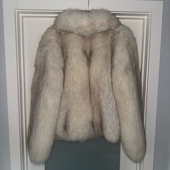 Flawless Blue Fox Fur Coat! - Picture 3 of 8
